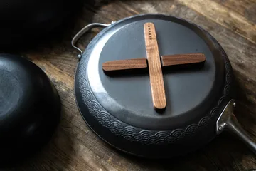 Magnetyczna podkładka pod garnek Satake - Drewno orzechowe - Satake