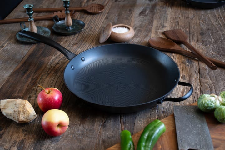 Patelnia ceramiczna Satake z lekkiego żeliwa, 32 cm Satake