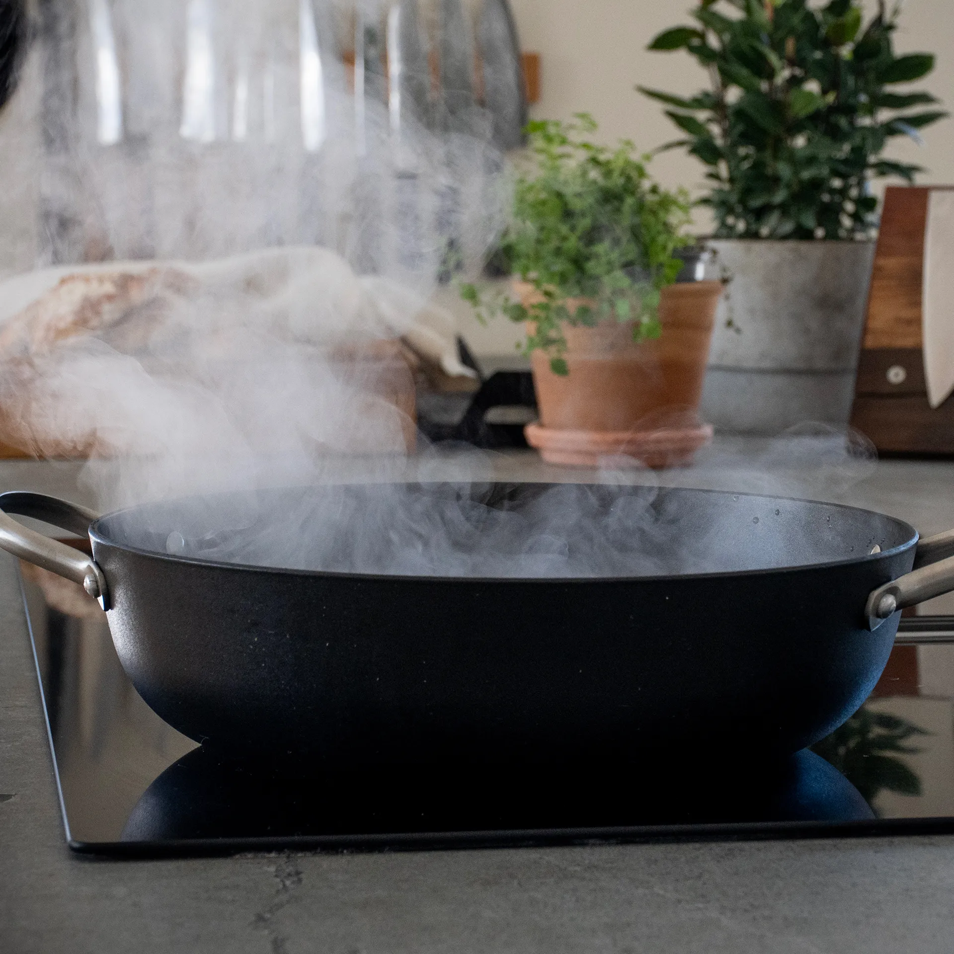 Patelnia z lekkiego żeliwa Satake, 30 cm Satake