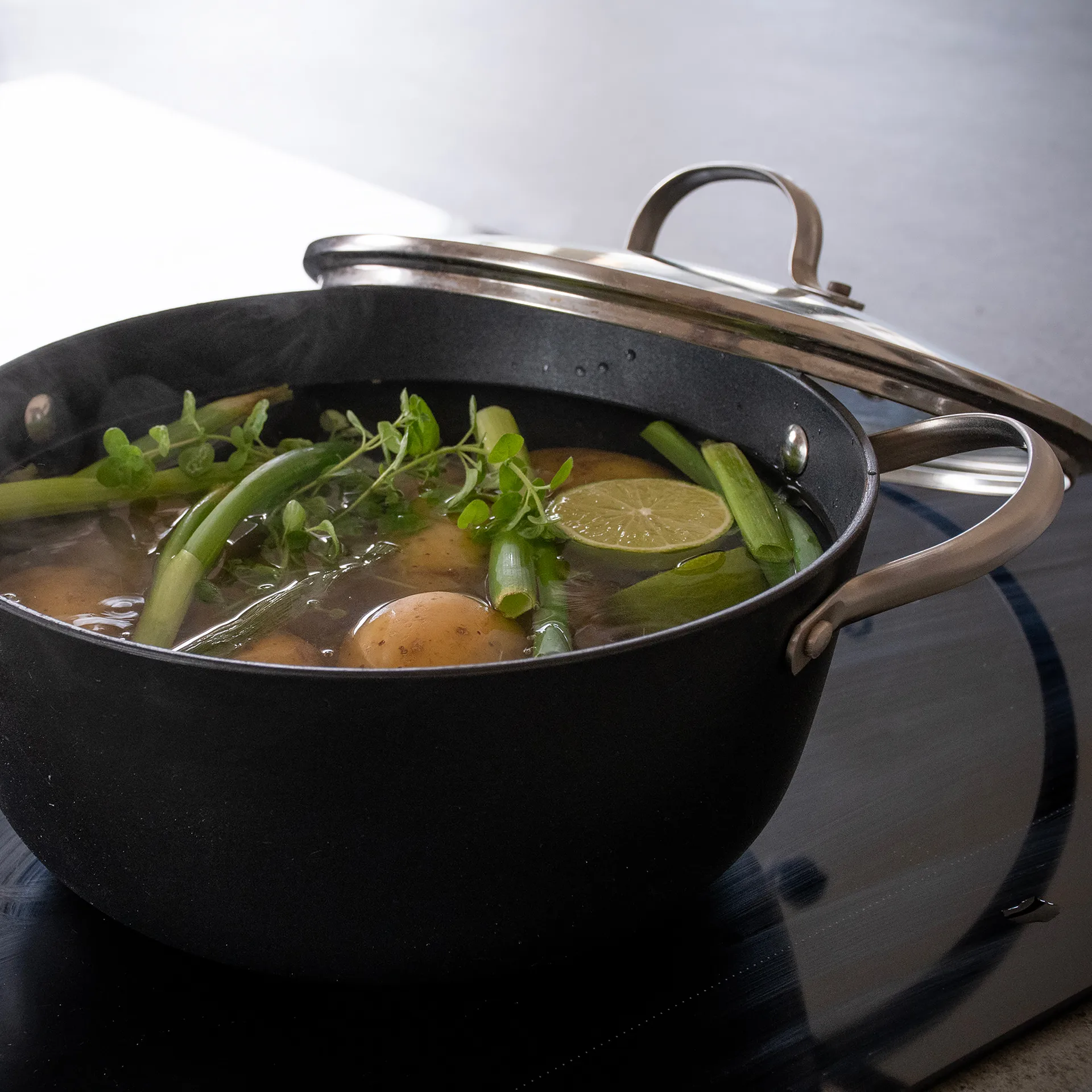 Rondel Satake ze szklaną pokrywą, 2 cz., 4 L Satake