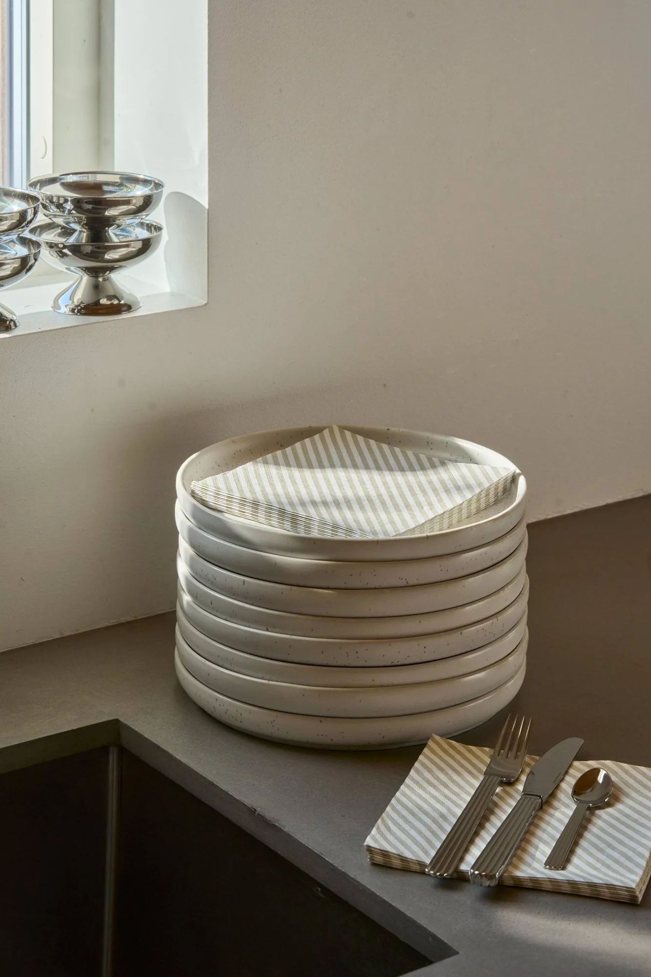 Papierowa serwetka w drobne paski, Biało-beżowe, 20‑pak, 33x33 cm Scandi Essentials