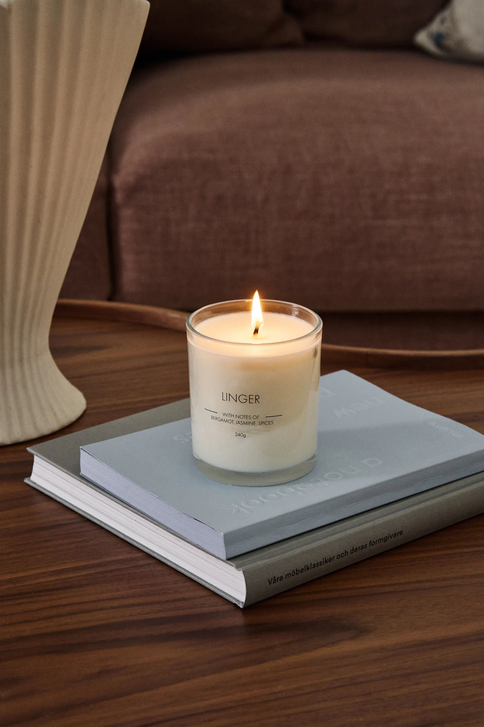 Świeca zapachowa Linger, 260 g Scandi Essentials