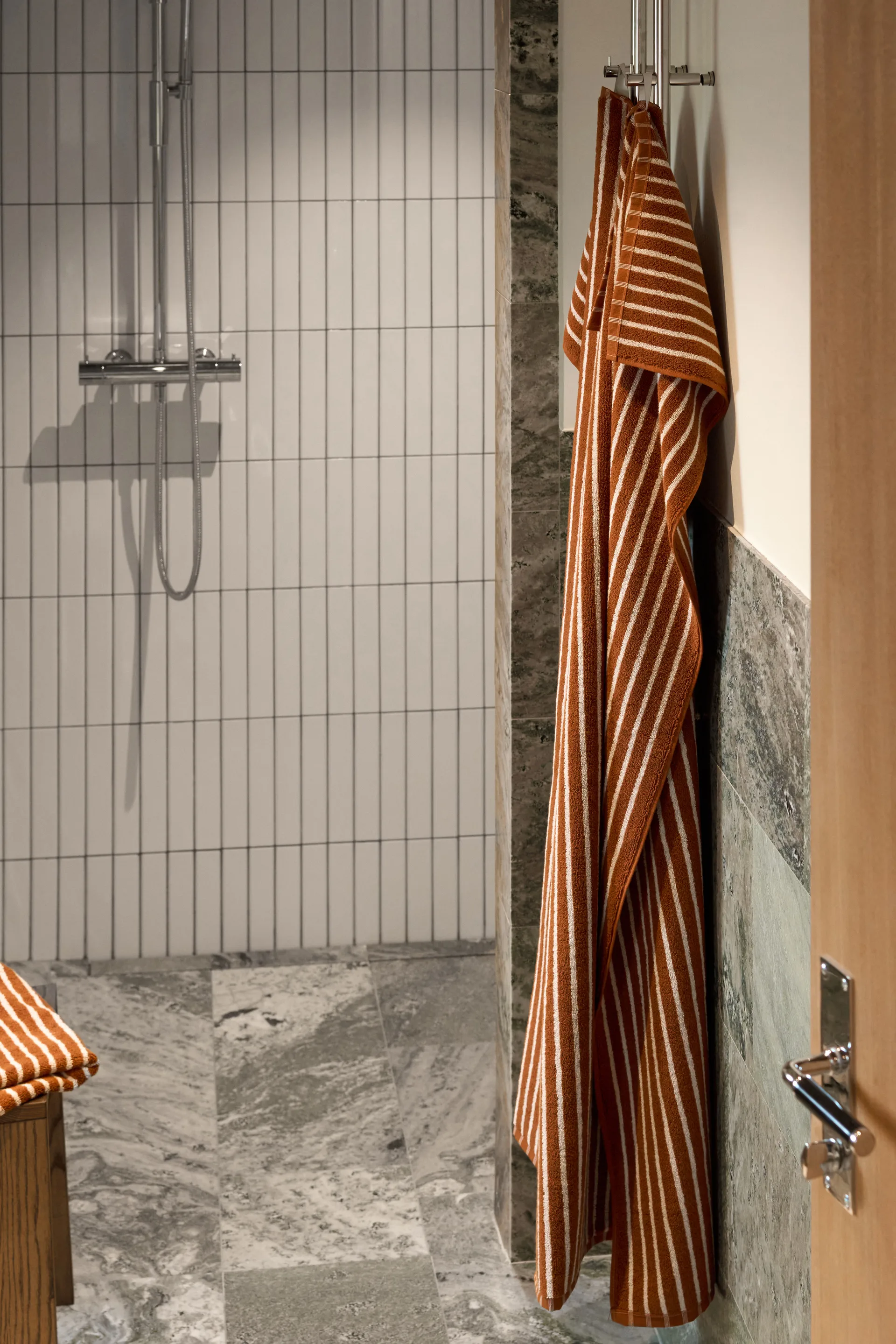 Drift zestaw ręczników 4 elementy - Brązowy-biały,  Scandi Living