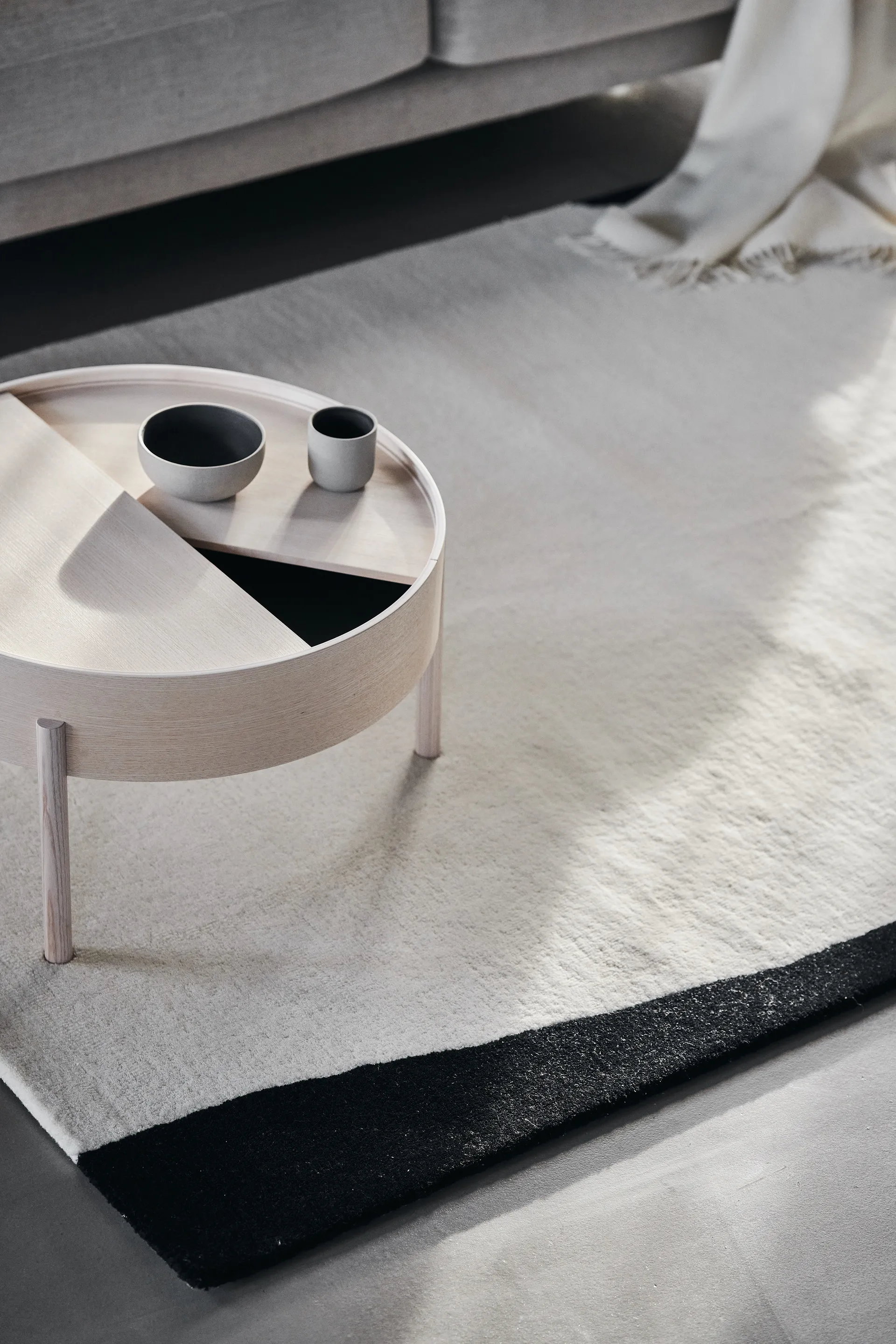 Dywan wełniany Flow biało-czarny, 170x240 cm Scandi Living