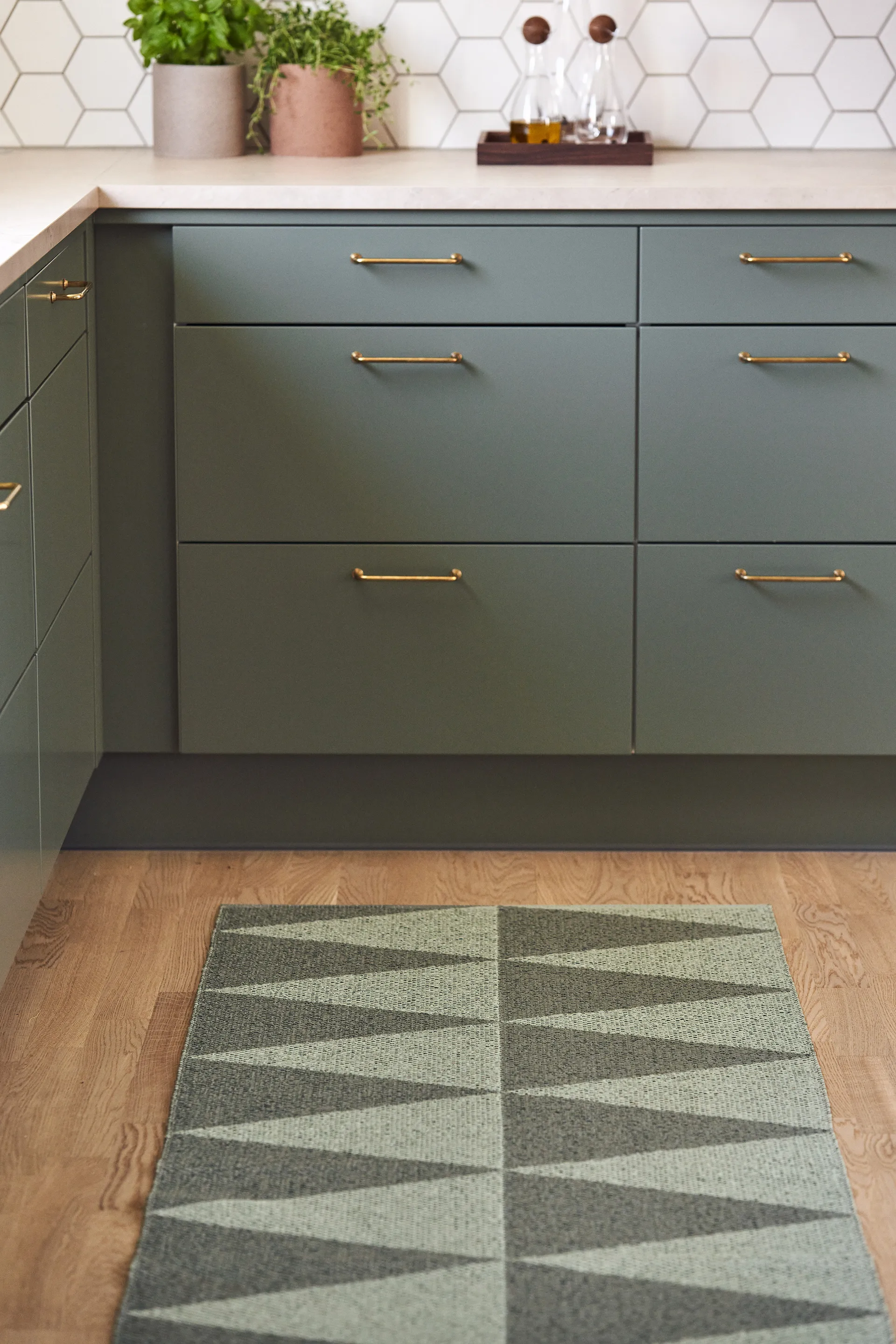 Dywan z tworzywa sztucznego Rime zielony, 70x250cm Scandi Living