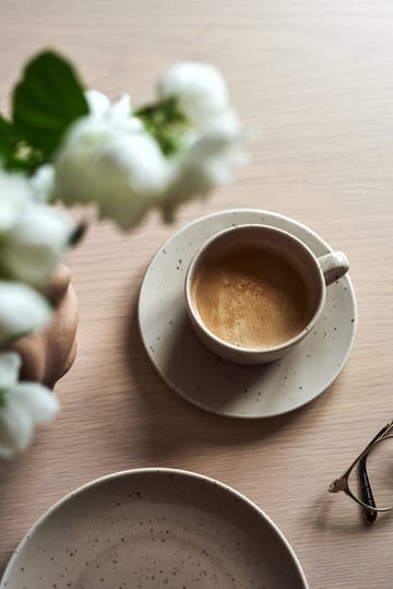Filiżanka ze spodkiem Freckle 26 cl. - Beżowa  - Scandi Living