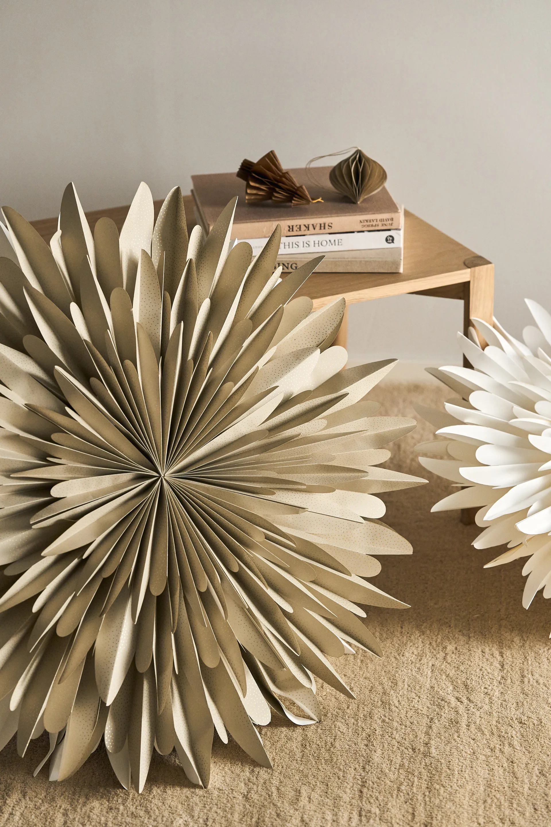 Gwiazda adwentowa Luna, beżowa w kropki, 80 cm Scandi Living