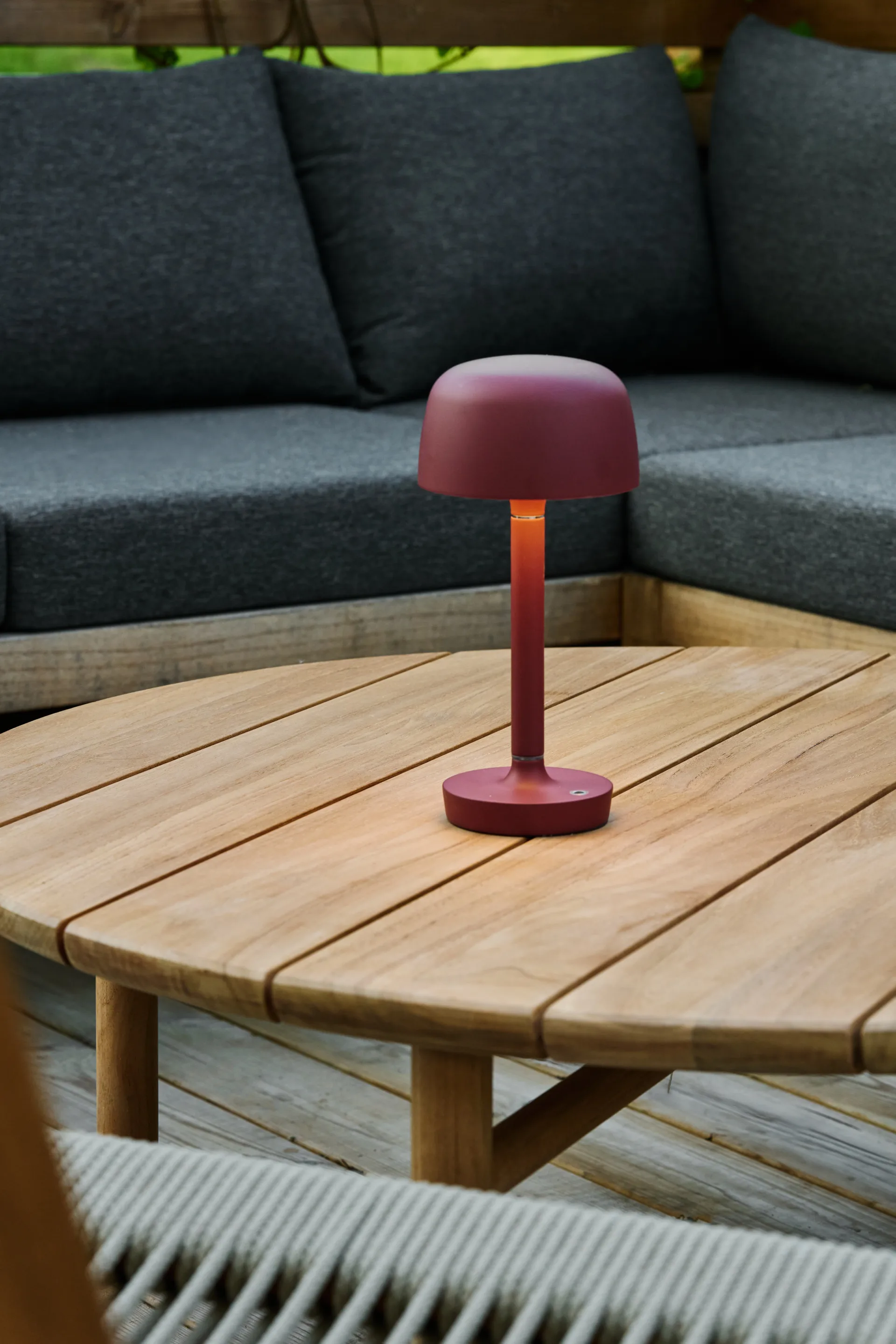 Halo przenośna lampa stołowa 25,5 cm, Burgundy Scandi Living