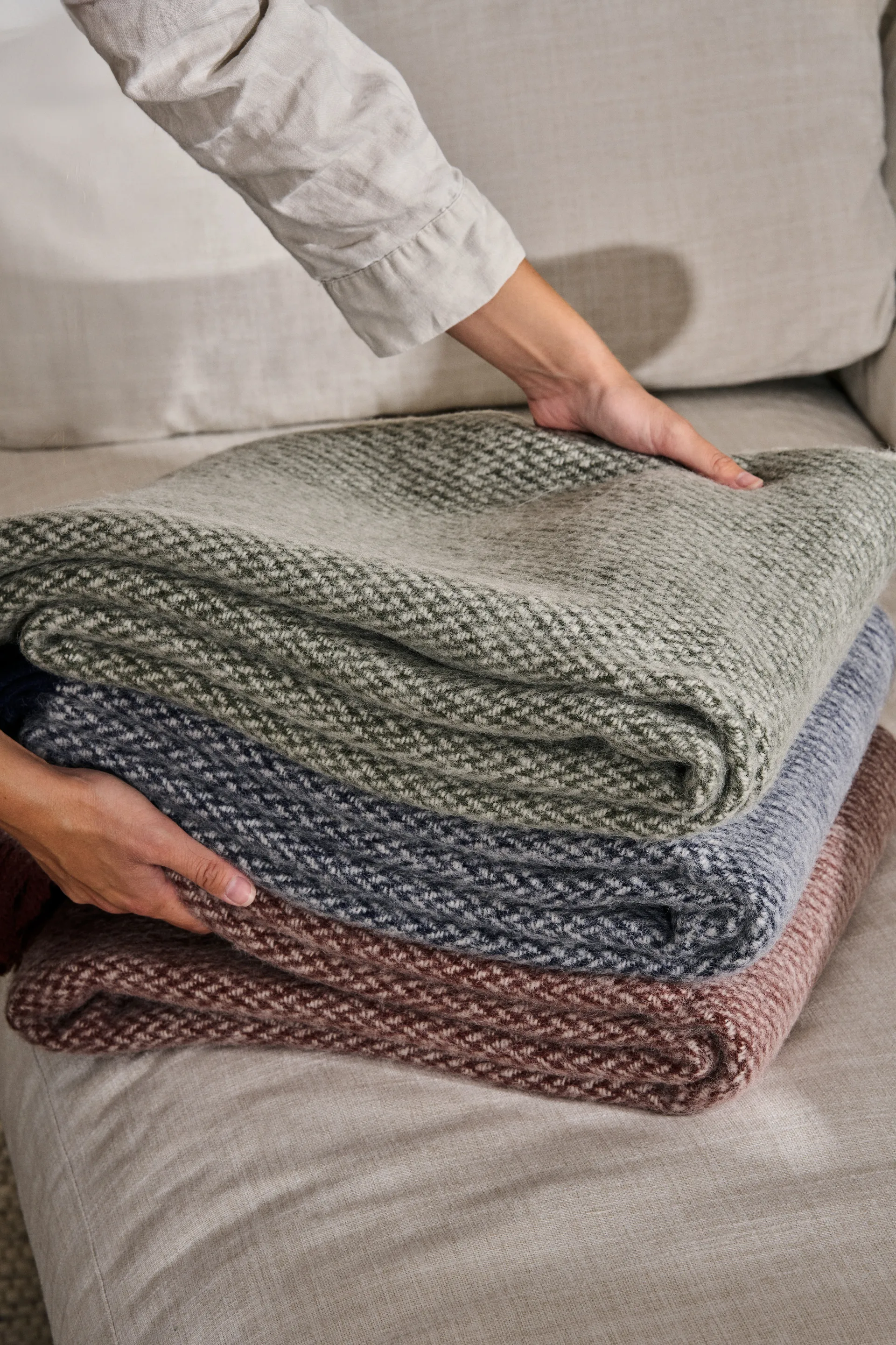 Pled wełniany Sandstone 130x180 cm, Khaki zielony Scandi Living