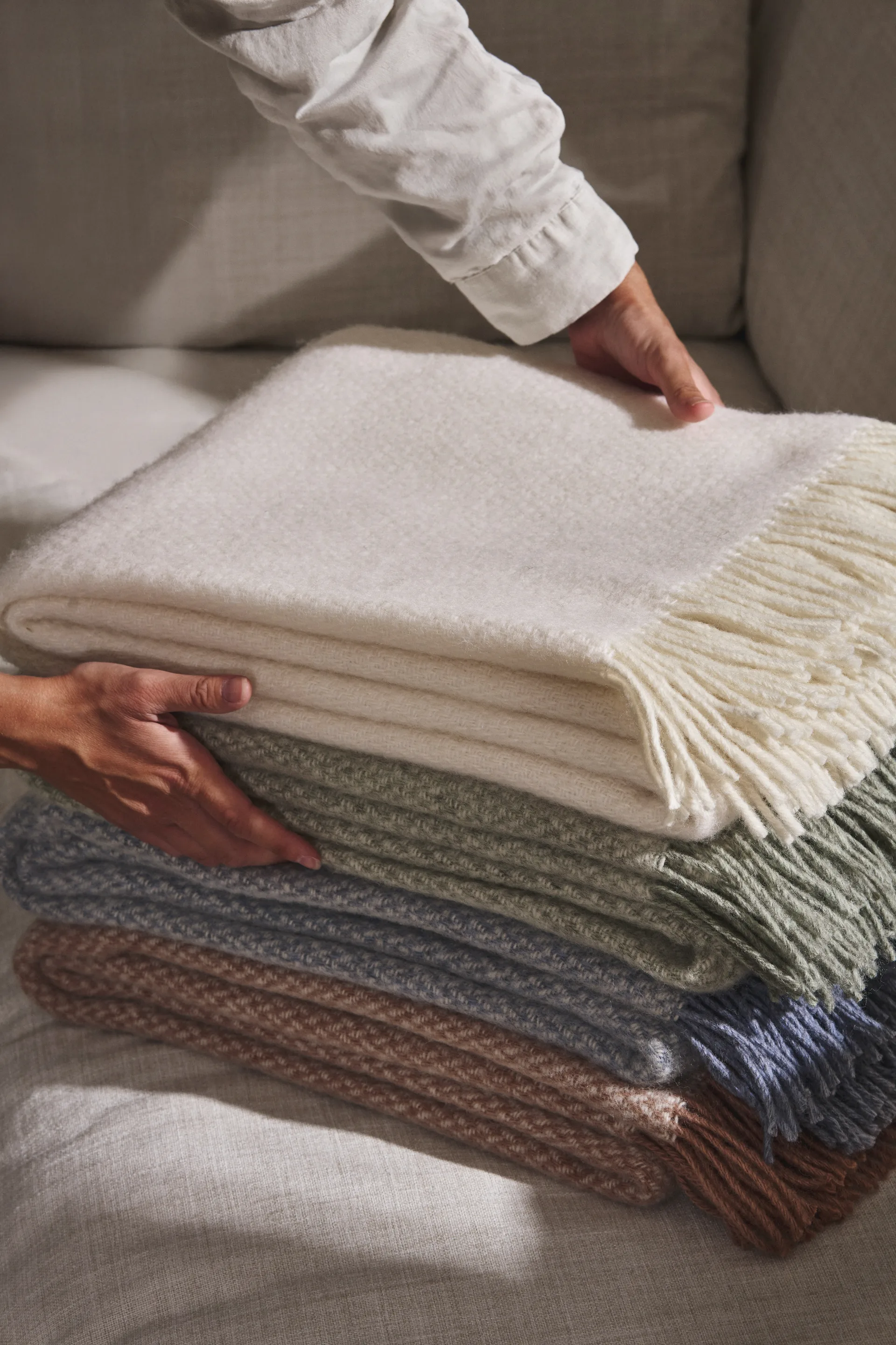 Pled wełniany Sandstone 130x180 cm, Mokka Scandi Living