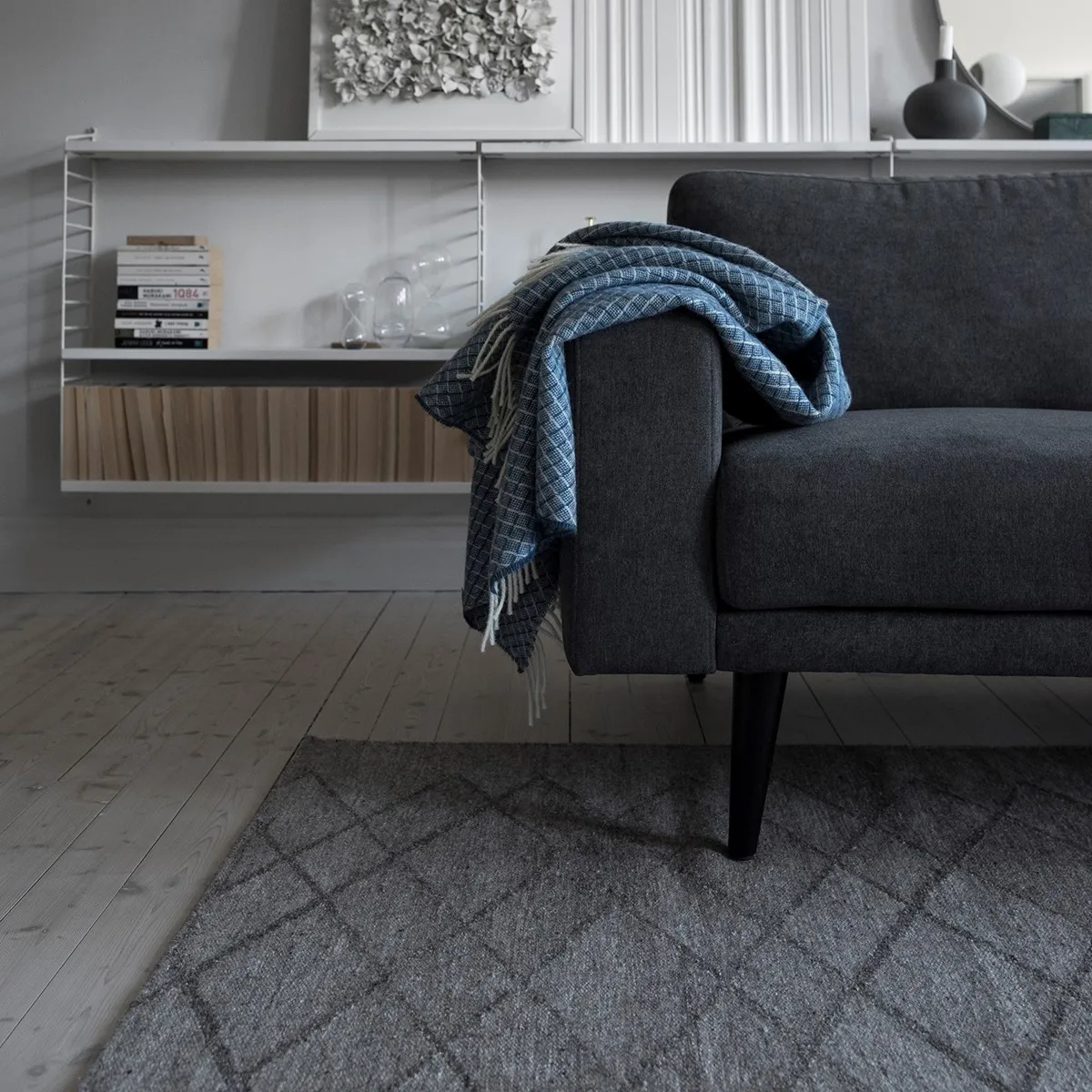 Pled wełniany Wicker, Dark blue Scandi Living