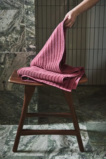 Ręcznik Drift 50x70 cm - Różowo-czerwony - Scandi Living