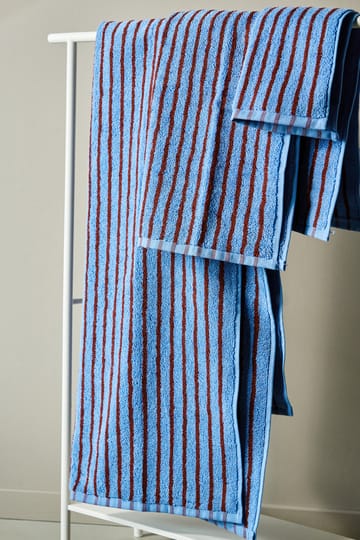 Ręcznik kąpielowy Drift 70x140 cm - Niebiesko-czerwony - Scandi Living