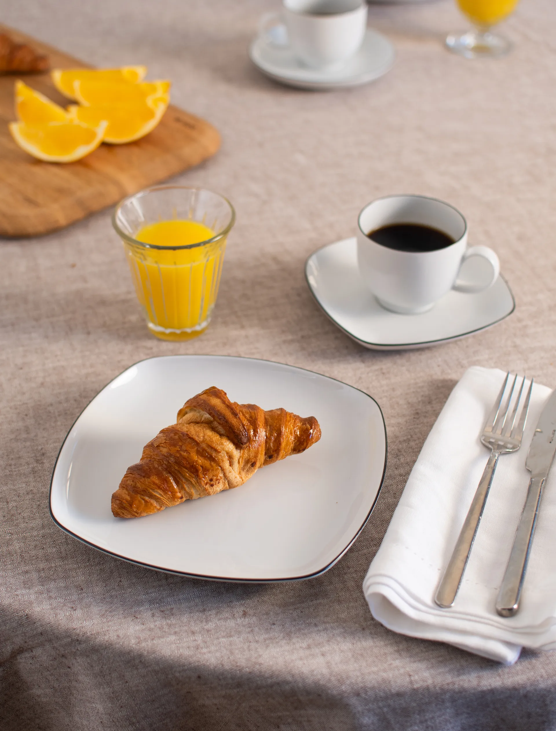 Lido black lines serwis do kawy kwadratowy 18 części, Biały z czarną lamówką Seltmann Weiden