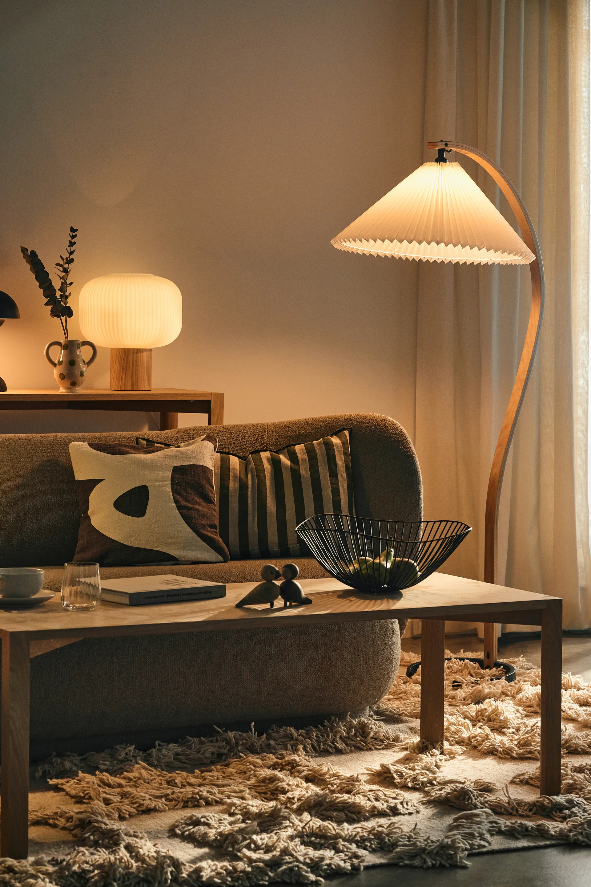 Cesira misa na owoce 39 cm, Czarny Serax