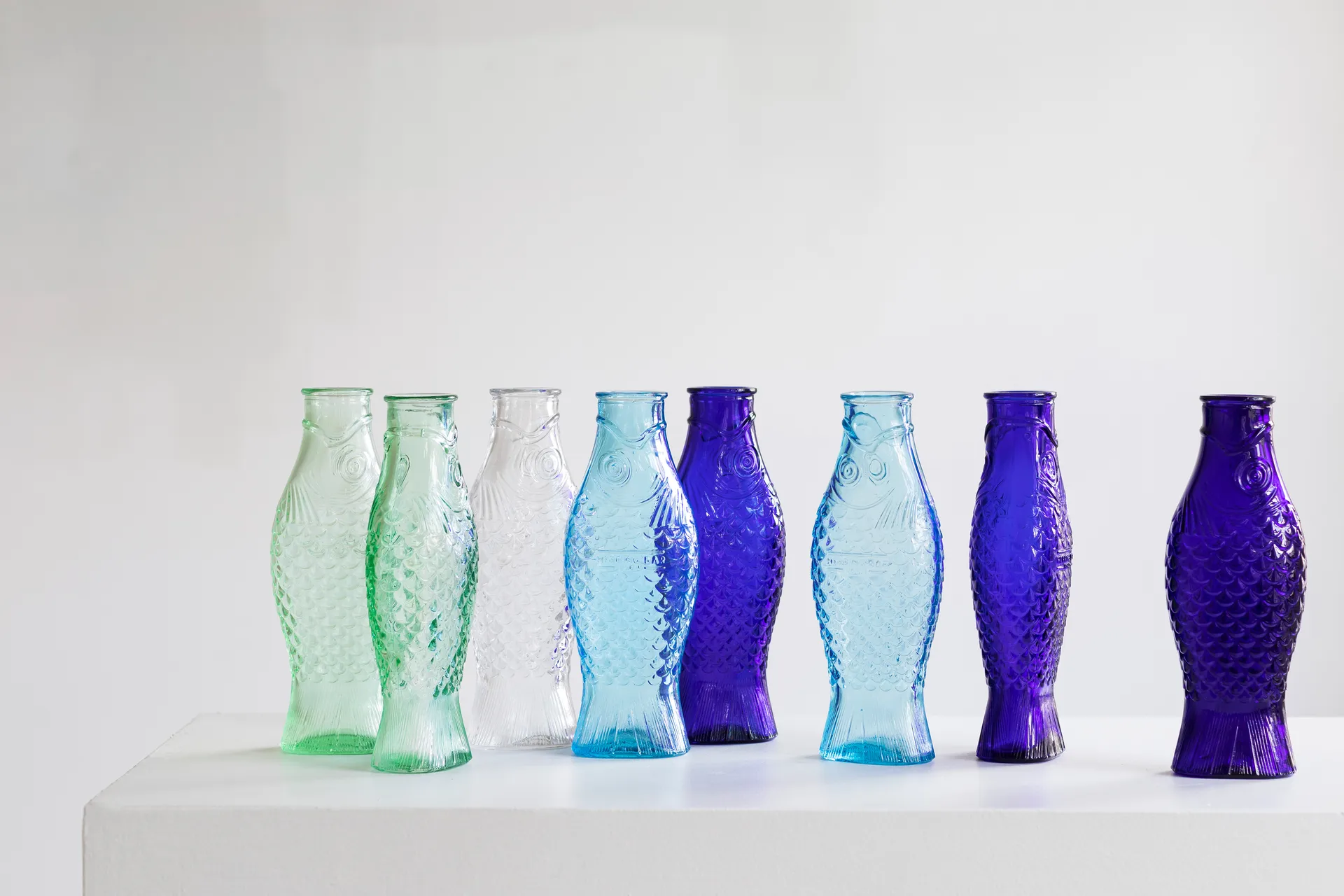 Fish & Fish szklana butelka 850 ml, Cobalt blue Serax