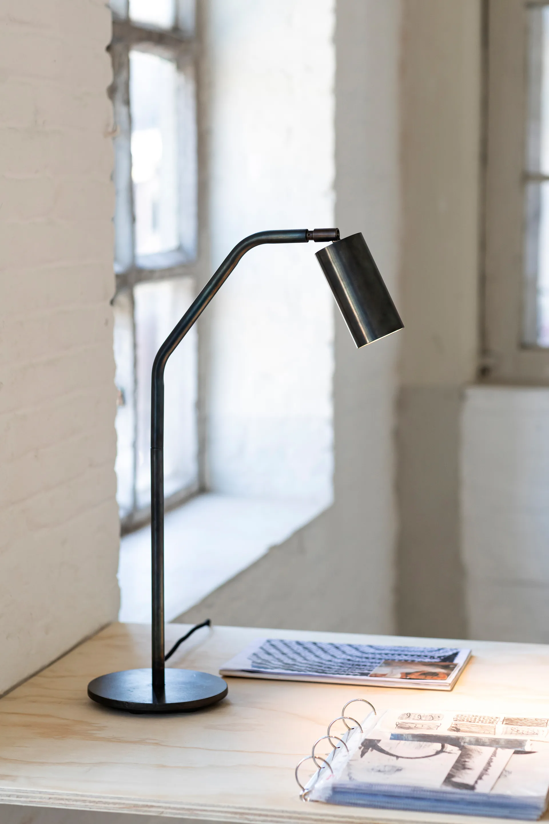 Sofisticato NR. Lampa stołowa 25 34x58 cm, Black Serax