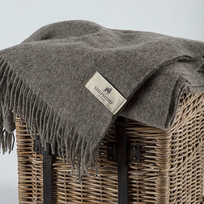 Leia pled wełniany 130x200 cm, Granit Shepherd of Sweden