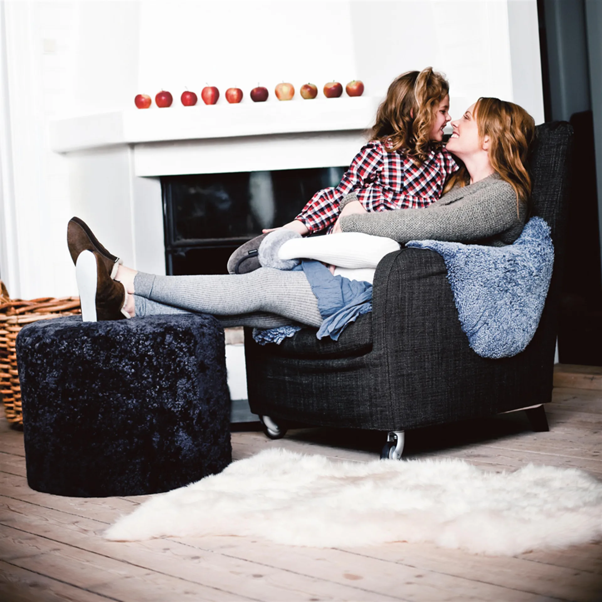 Shepherd pufa Frida, czarny grafit Shepherd of Sweden