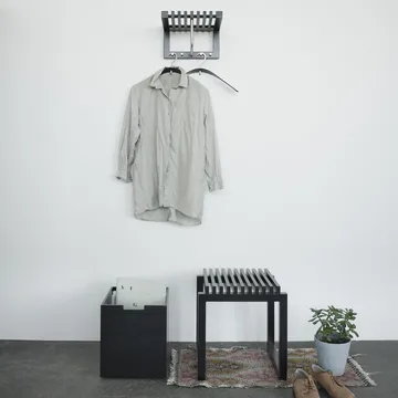 Stołek Cutter - Dąb lakierowany na czarno - Skagerak