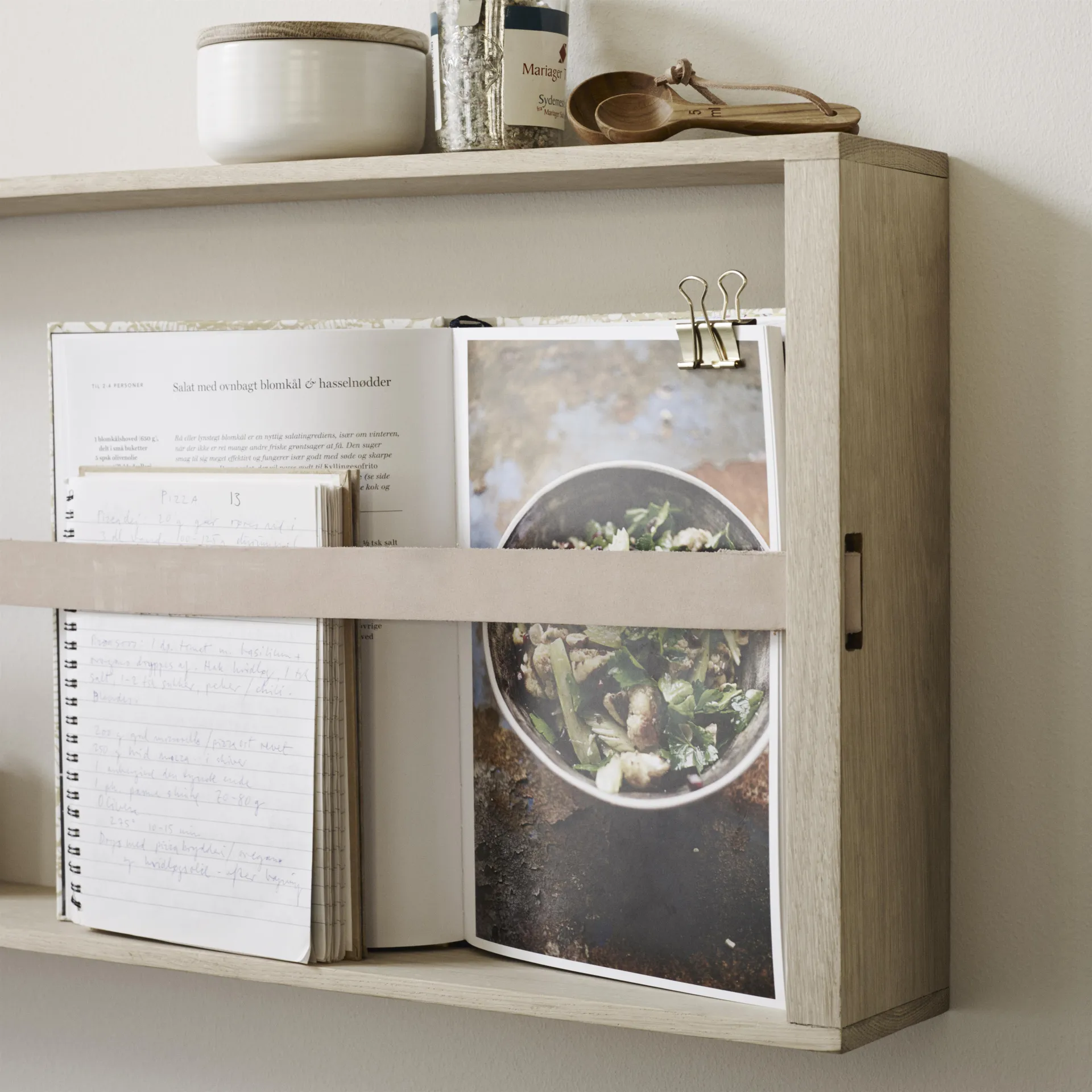 Stojak na gazety Norr, dąb Skagerak