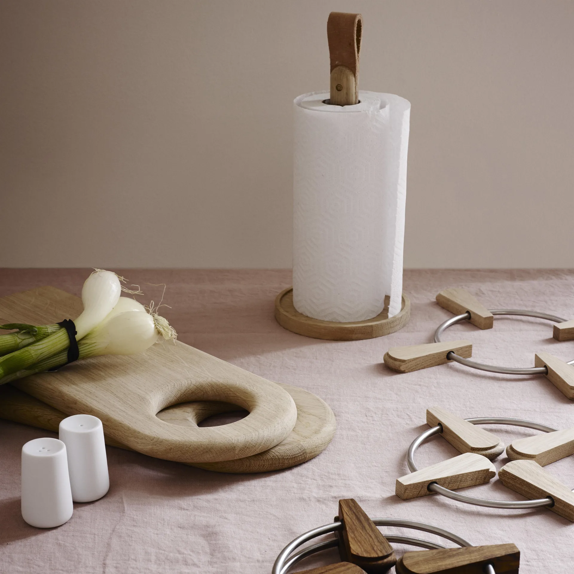 Stojak z uchwytem na papier toaletowy Norr, dąb Skagerak