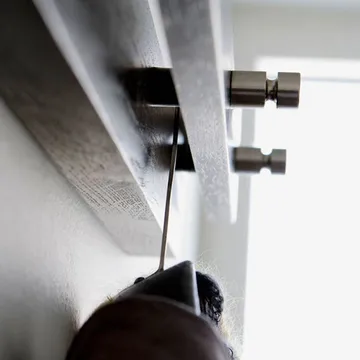 Wieszak Cutter - Dąb bejcowany na czarno, 5 szt. gałek - Skagerak