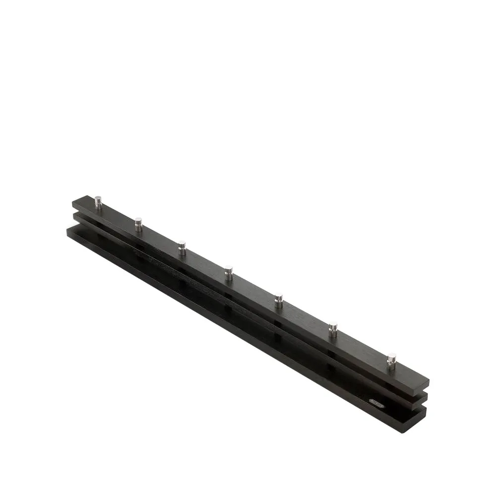 Wieszak Cutter, Dąb, bejcowany na czarno, 7 szt. gałek Skagerak