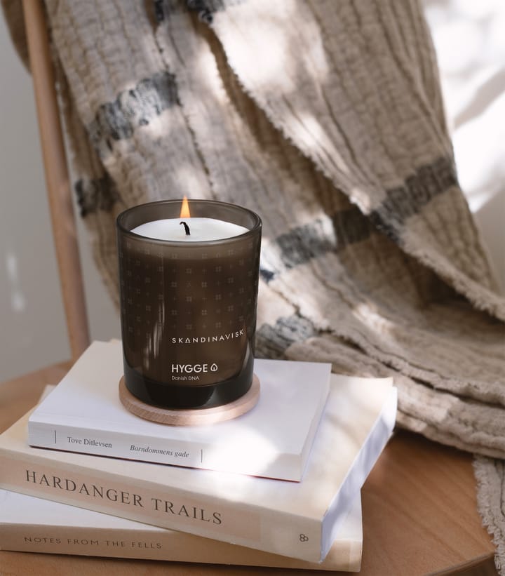 Świeca zapachowa Hygge z pokrywą, 200 g Skandinavisk