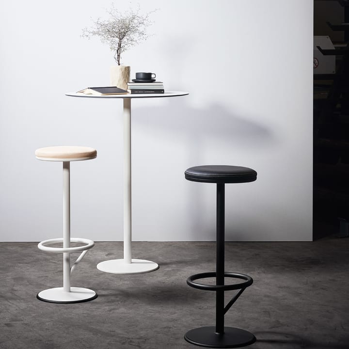 Orbit wysoki stołek barowy, czarny mat, czarna skóra SMD Design