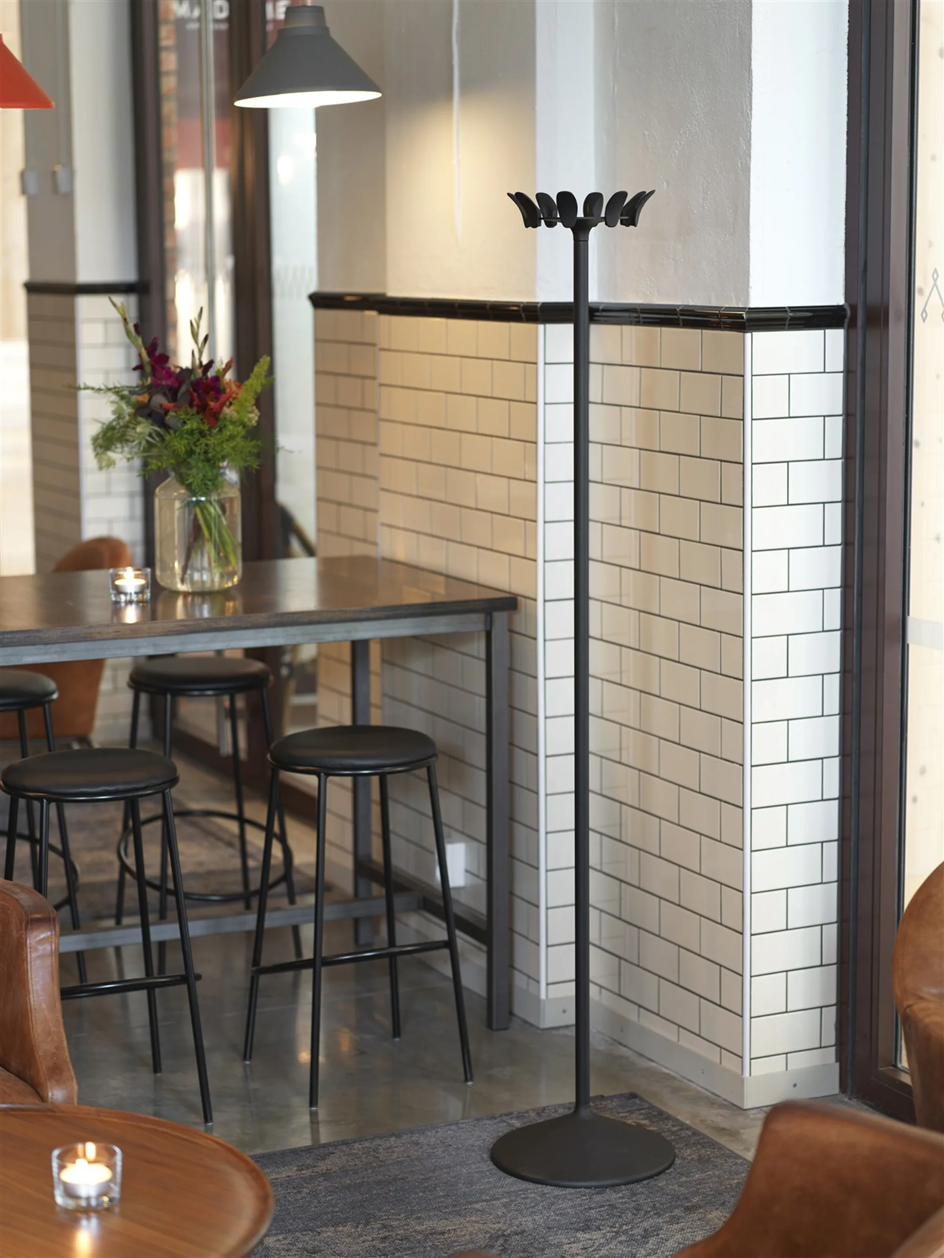 Tamburmajor Crown 168 cm, Czarny SMD Design