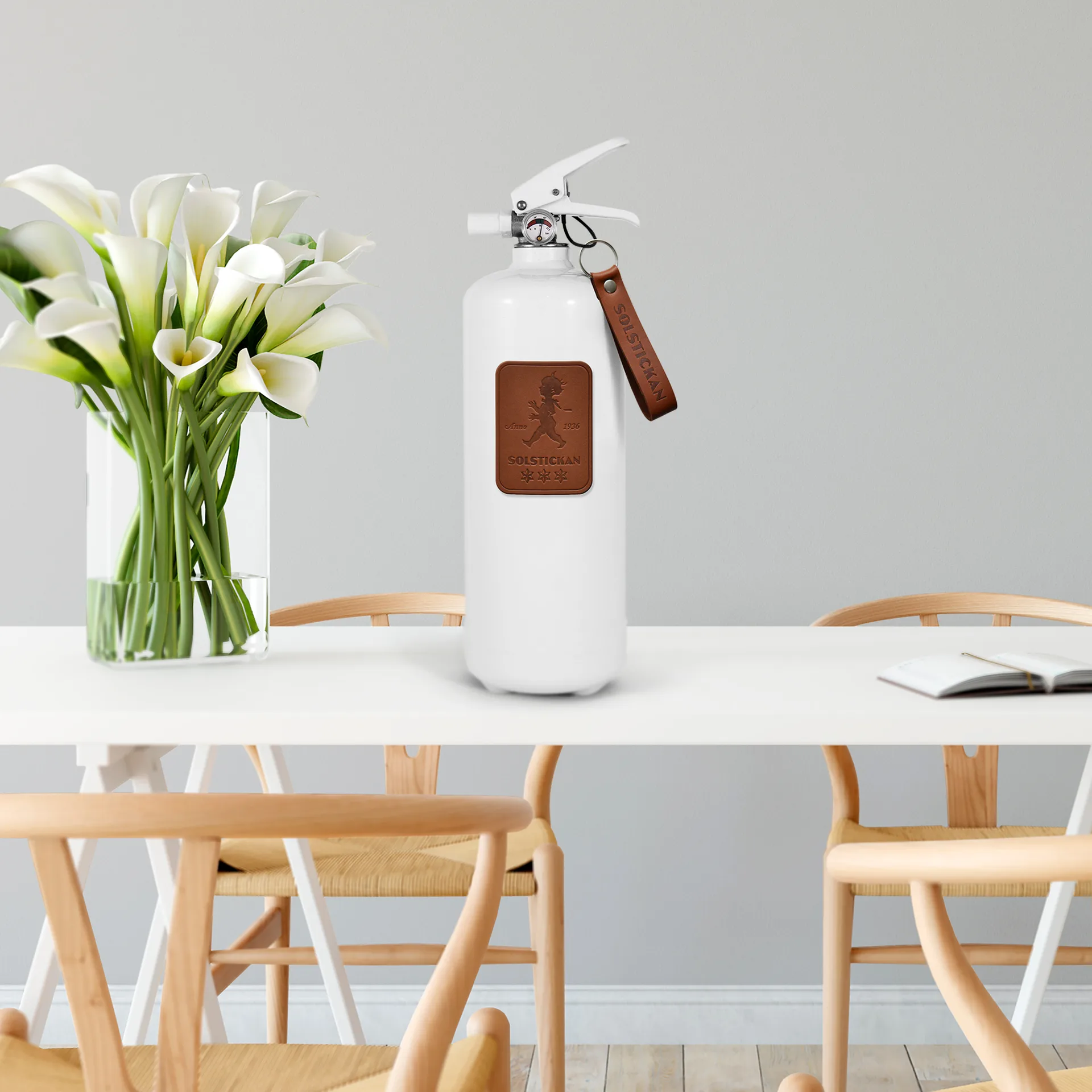 Gaśnica Solstickan 2 kg, Ciemnobrązowa skóra Solstickan Design