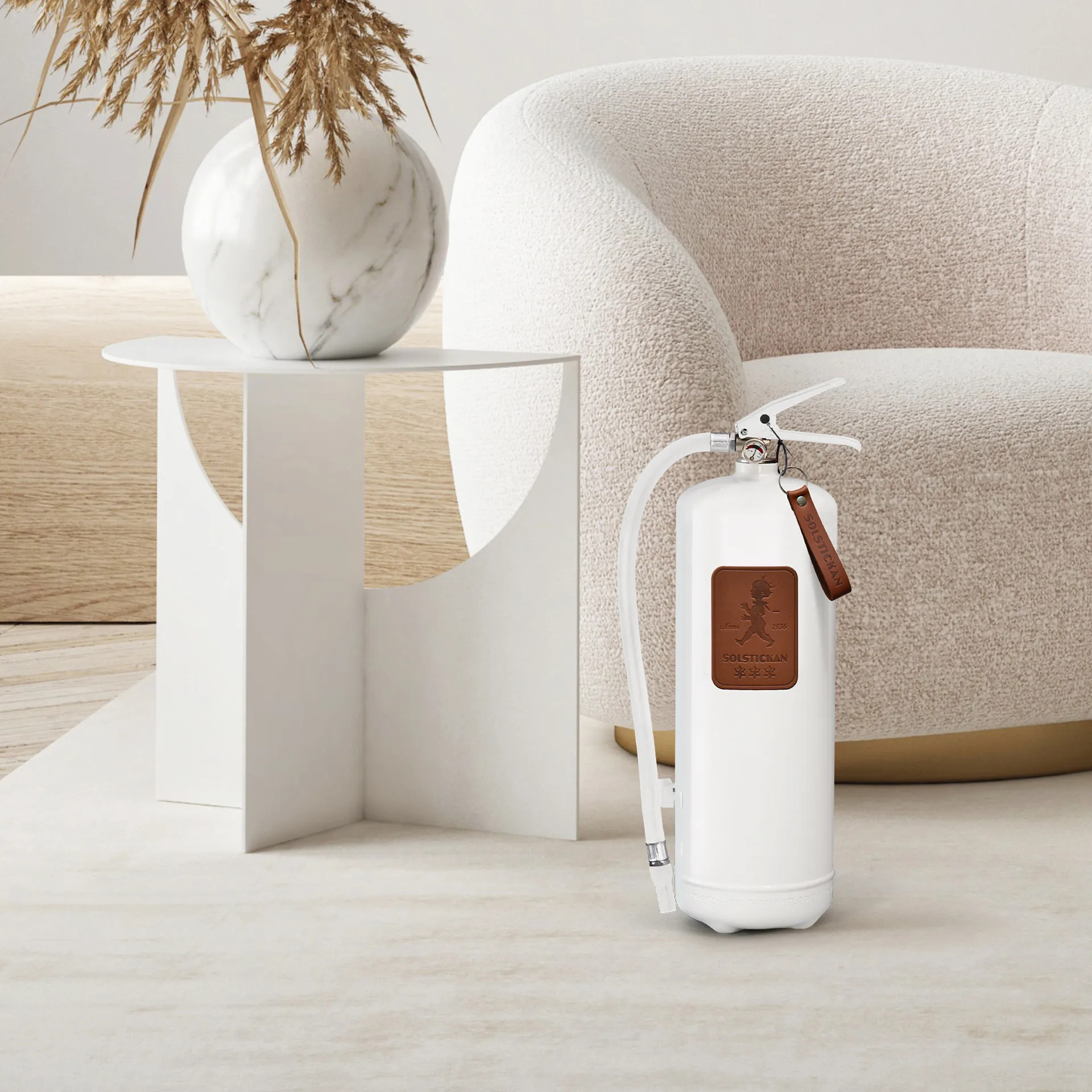 Gaśnica Solstickan 6 kg, Biała-ciemnobrązowa skóra Solstickan Design