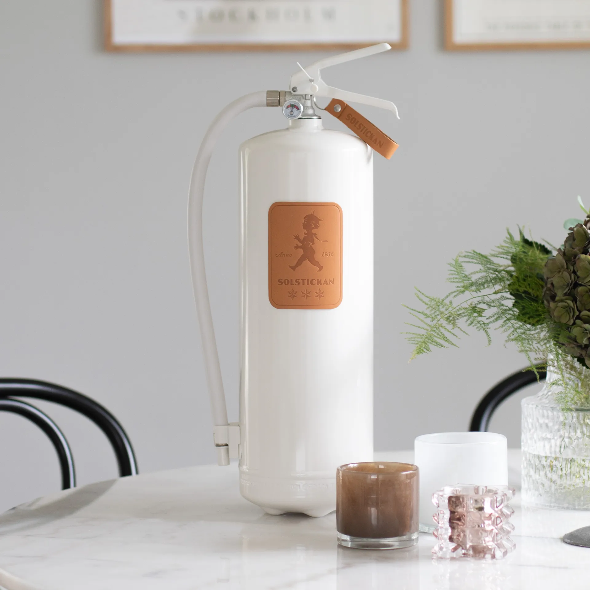 Gaśnica Solstickan 6 kg, Biała-jasna skóra Solstickan Design