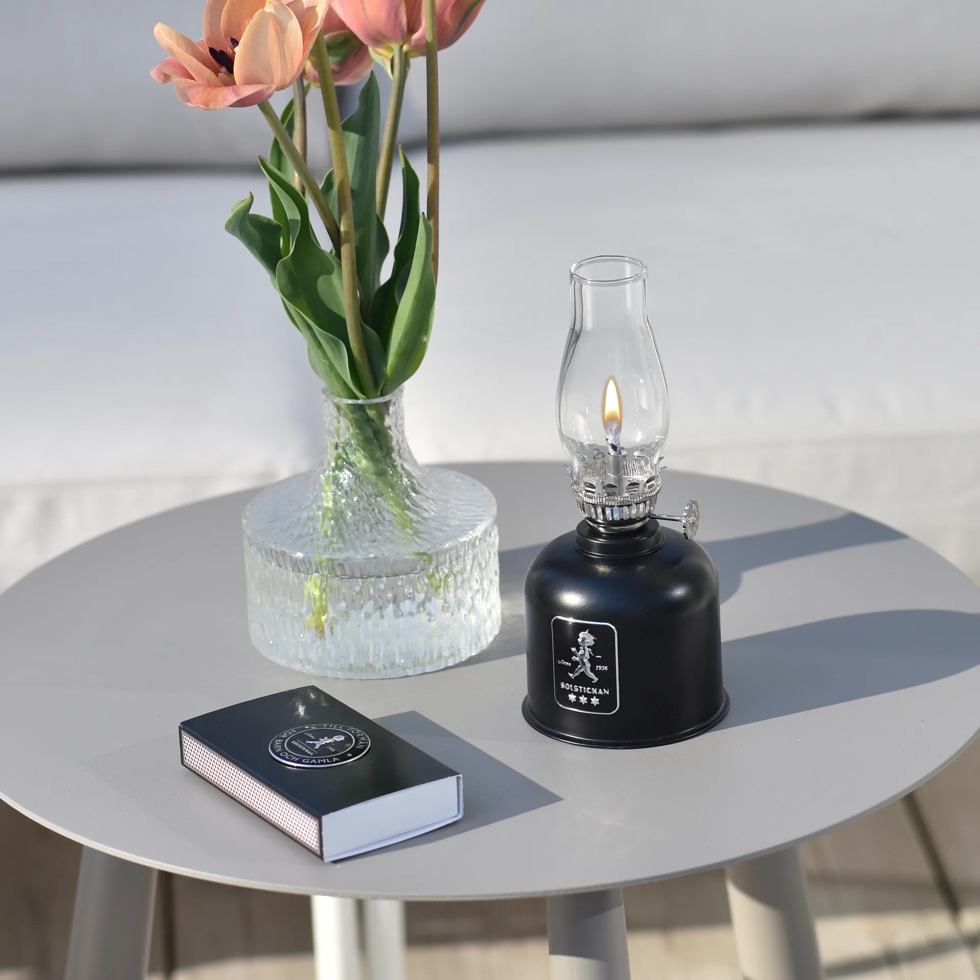 Lampa naftowa Solstickan, Czarny Solstickan Design