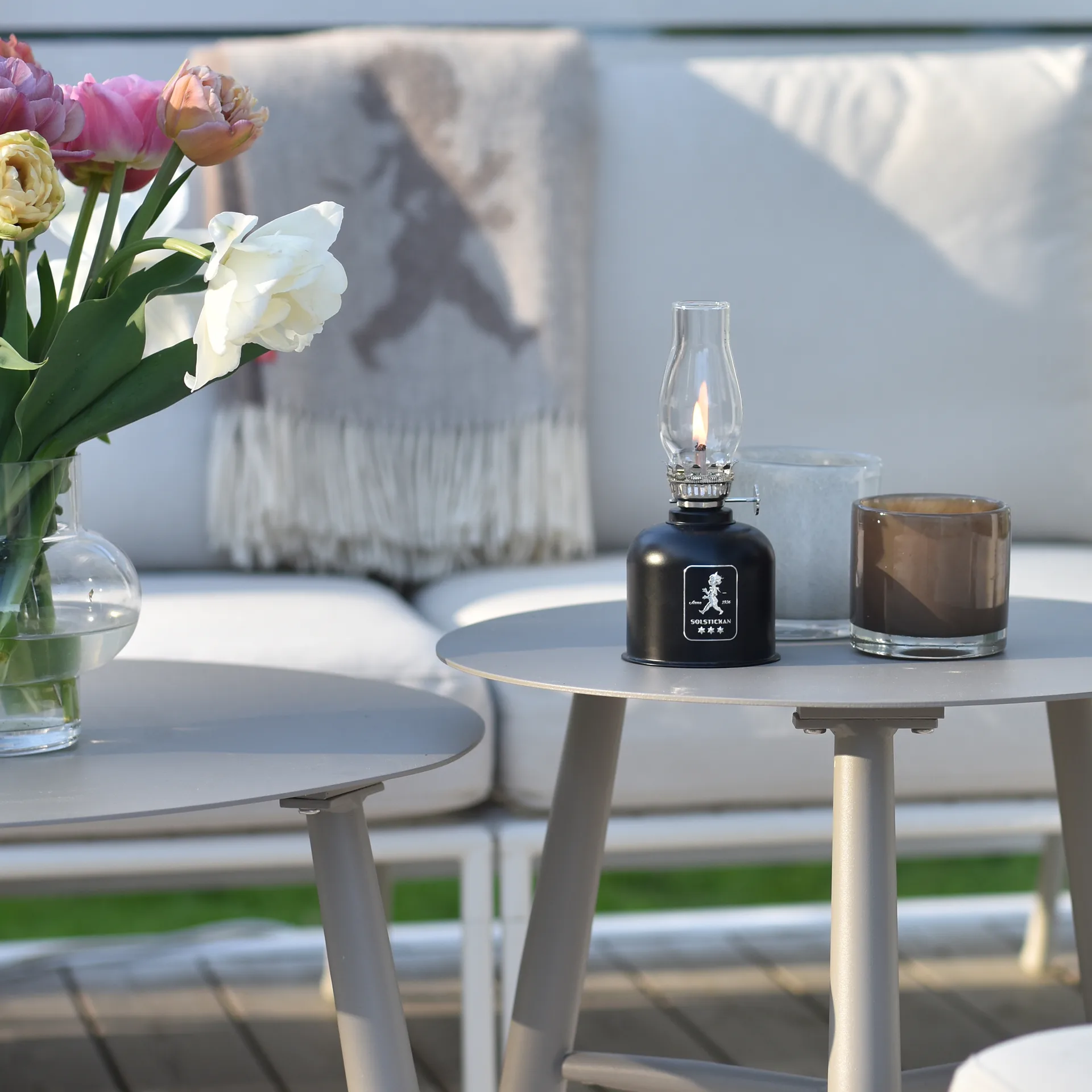 Lampa naftowa Solstickan, Czarny Solstickan Design