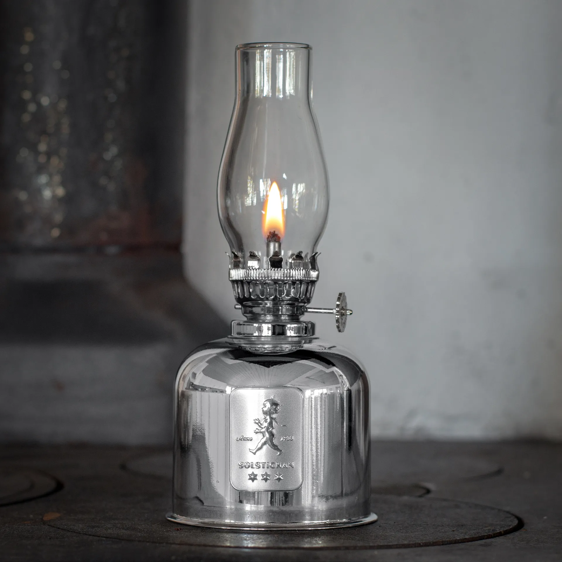 Lampa naftowa Solstickan, Srebrny Solstickan Design