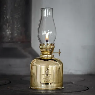 Lampa naftowa Solstickan - złoto - Solstickan Design