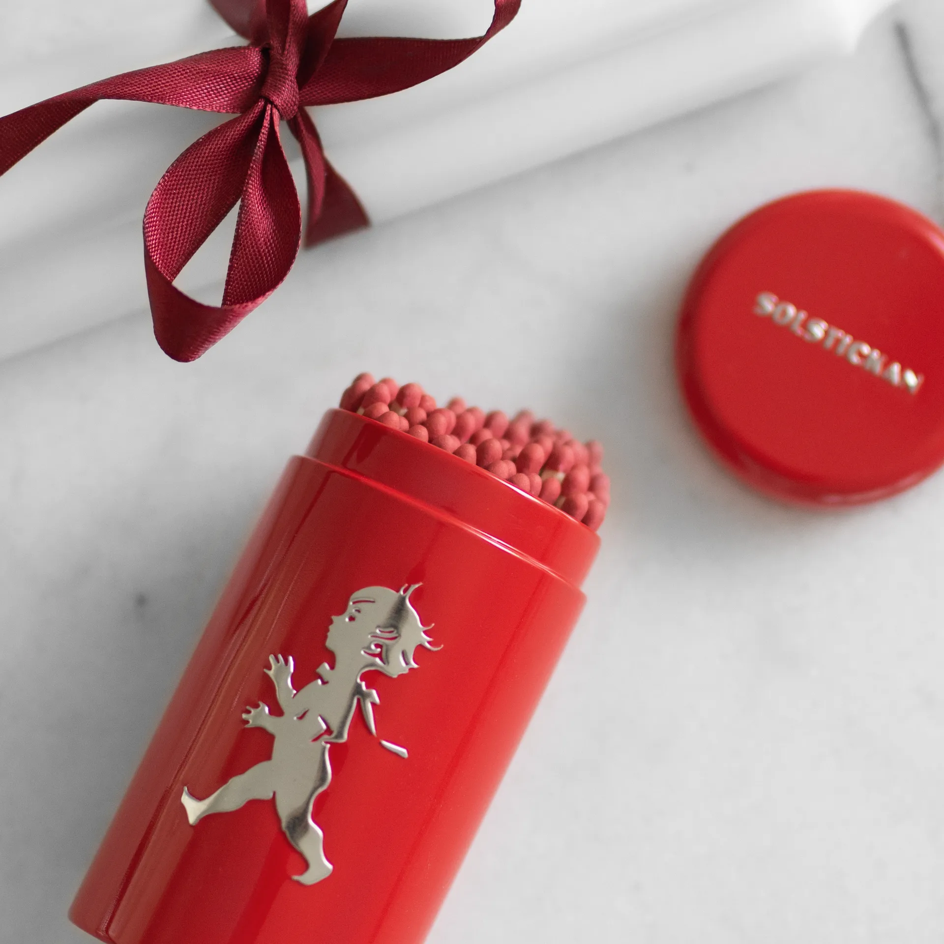 Puszka na zapałki Solstickan 100 -pak, Czerwona Solstickan Design