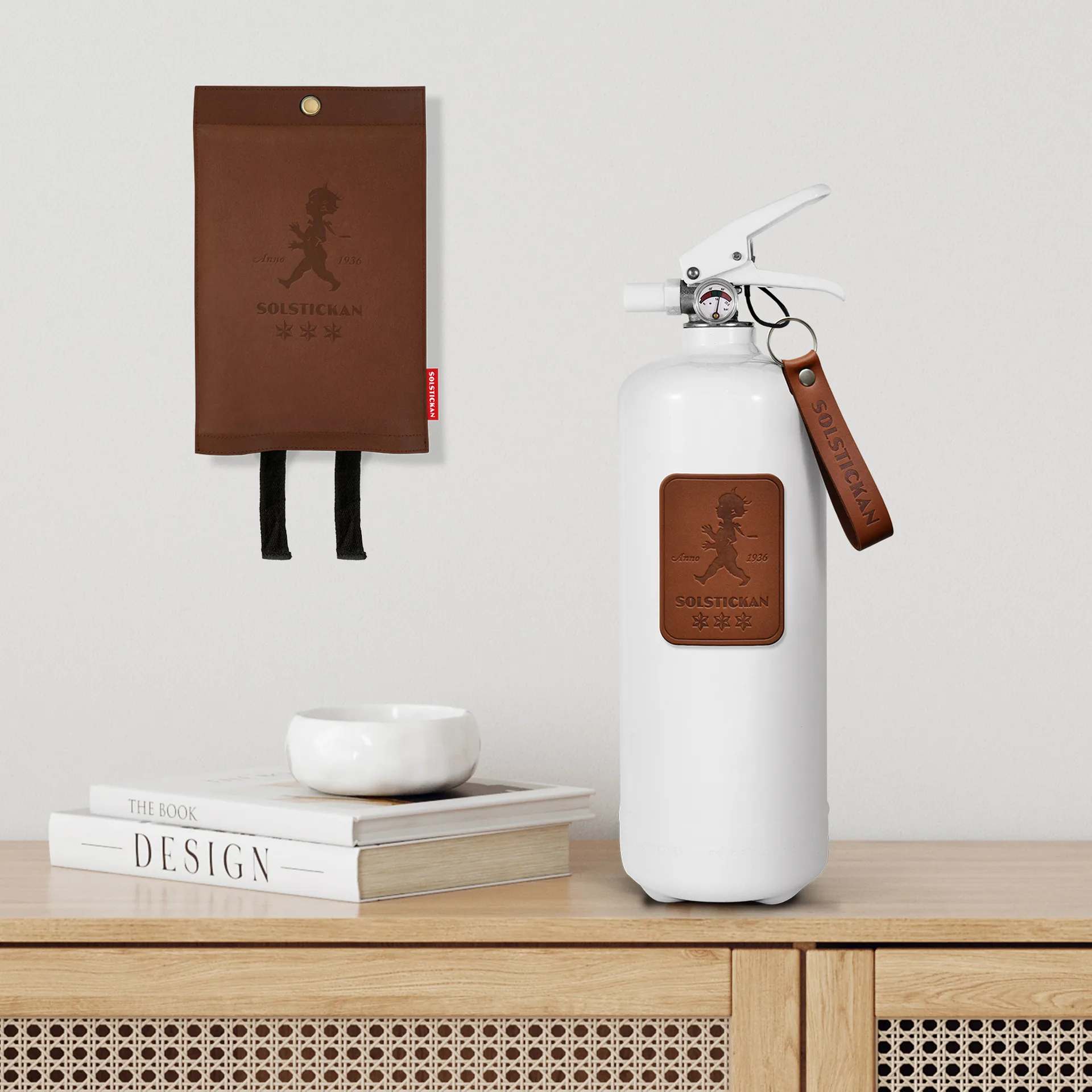 Solstickan koc gaśniczy ze skóry 120x120 cm, Ciemna skóra Solstickan Design