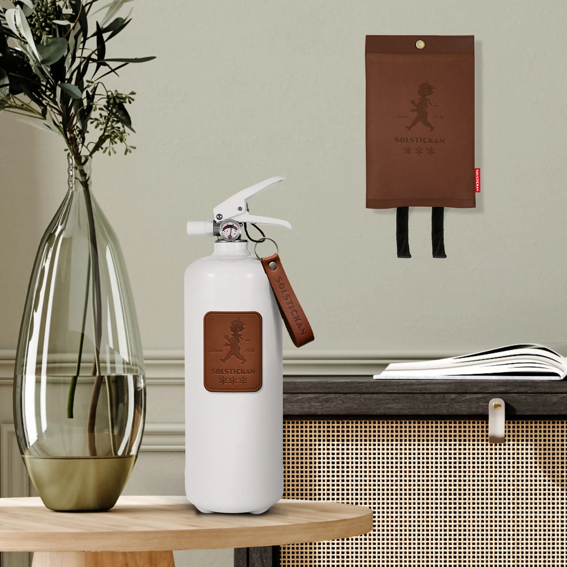 Solstickan koc gaśniczy ze skóry 120x120 cm, Ciemna skóra Solstickan Design