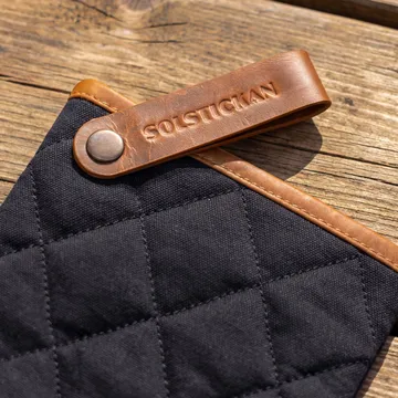 Solstickan rękawica kuchenna canvas - Czarny - Solstickan Design