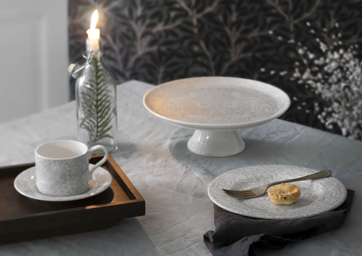 Filiżanka ze spodkiem Strawberry Thief 28 cl, Grey Spode