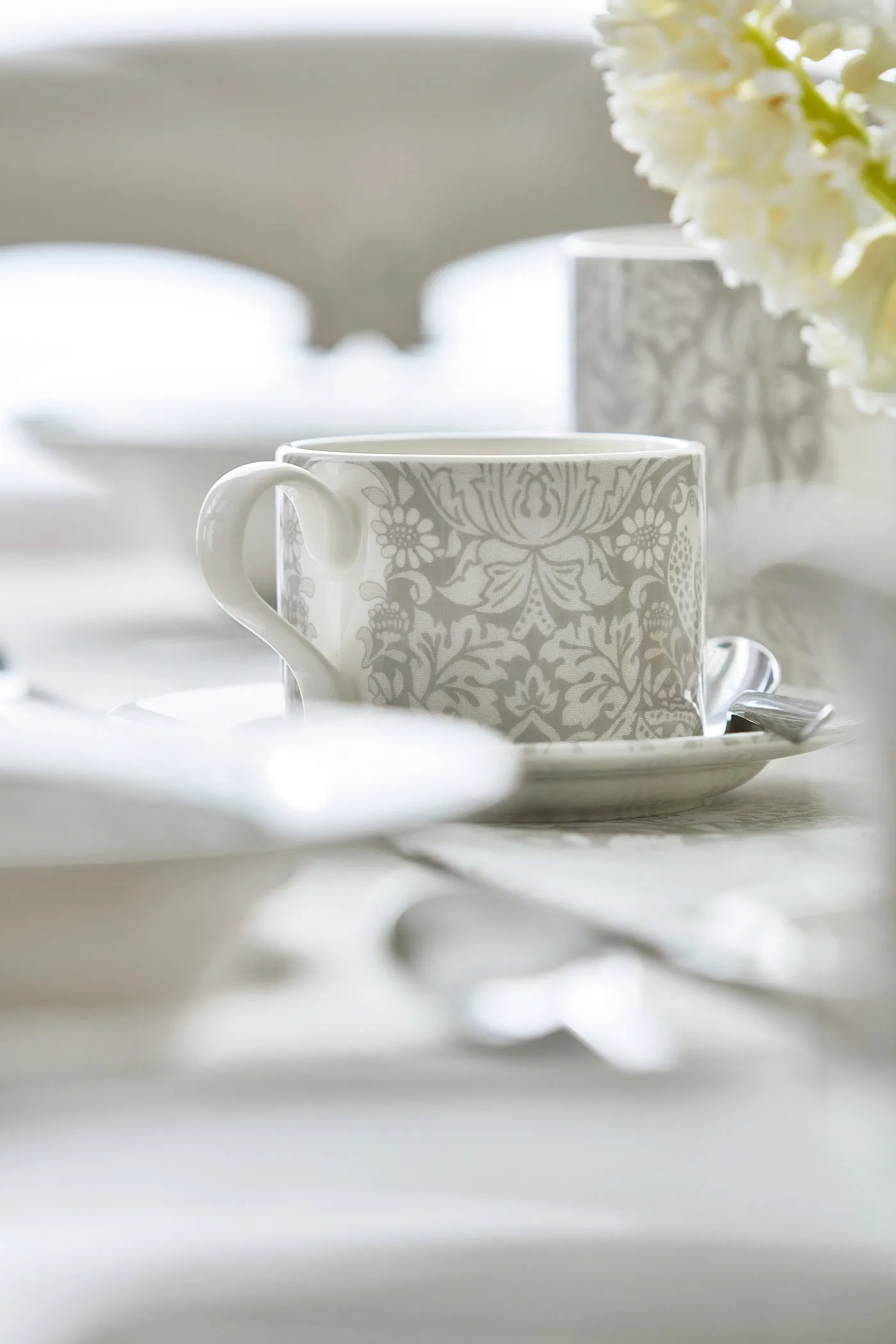 Strawberry Thief filiżanka ze spodkiem 280 ml, Grey Spode
