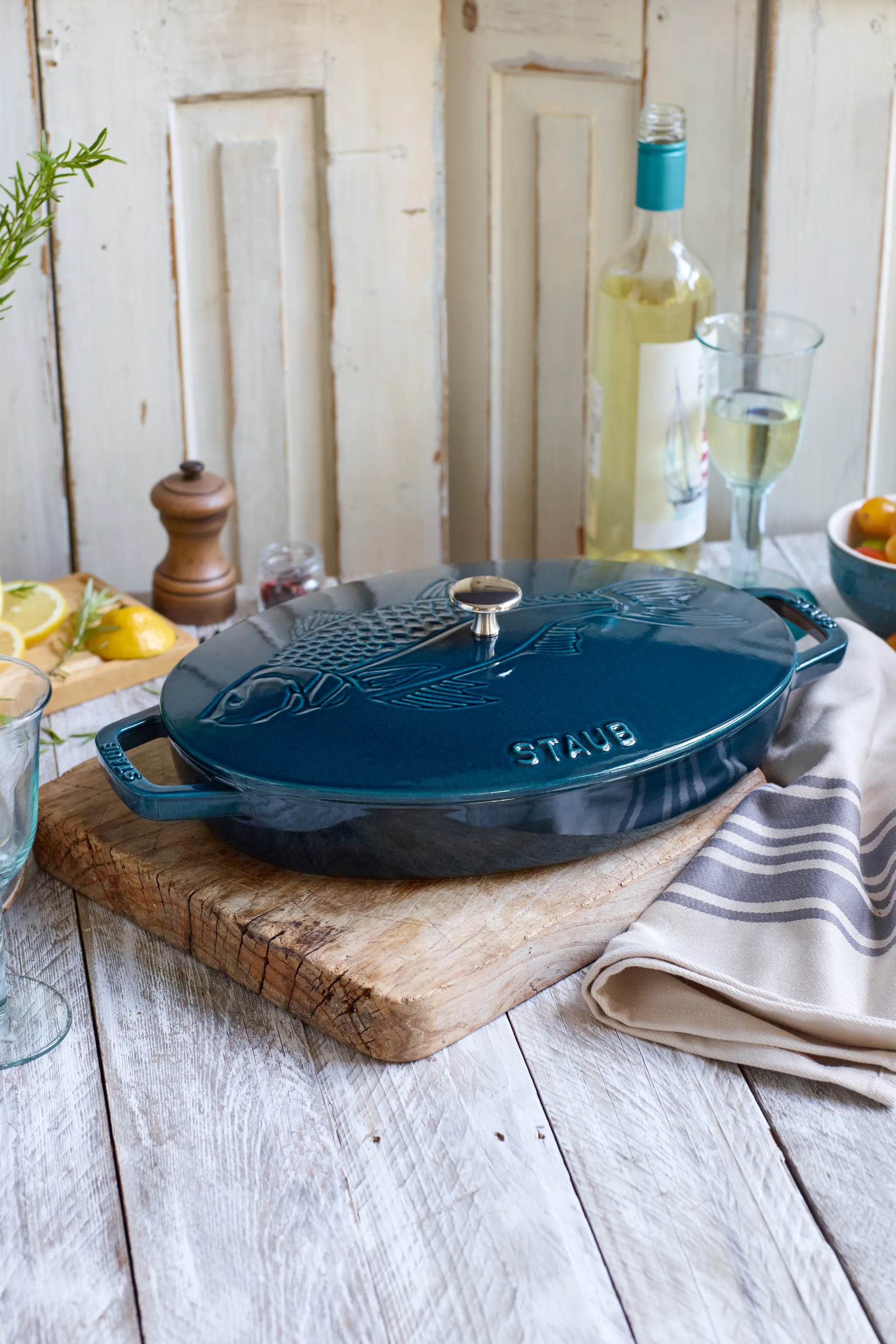 La Mer owalny garnek, trzy warstwy emalii, 32 cm STAUB