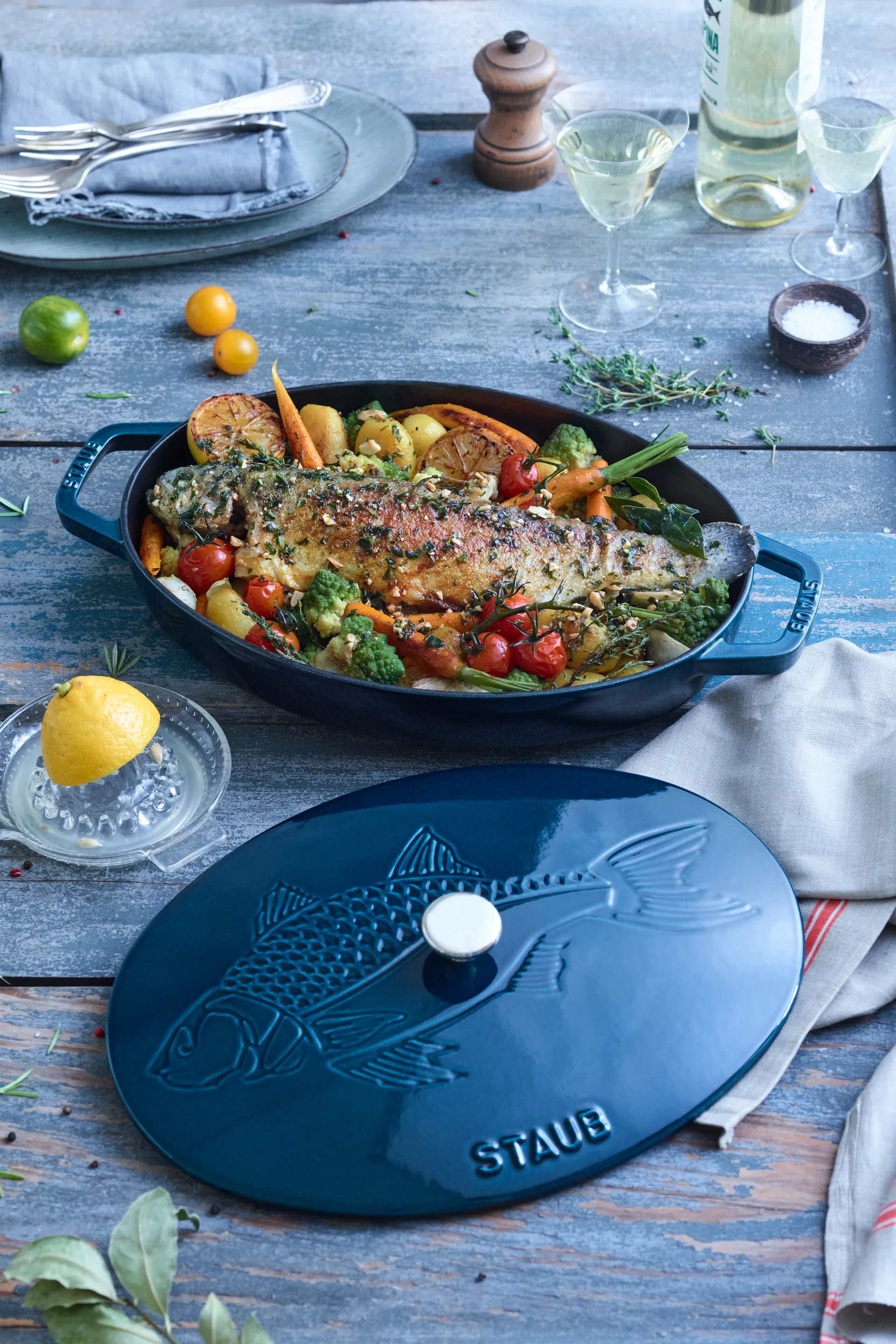 La Mer owalny garnek, trzy warstwy emalii, 32 cm STAUB