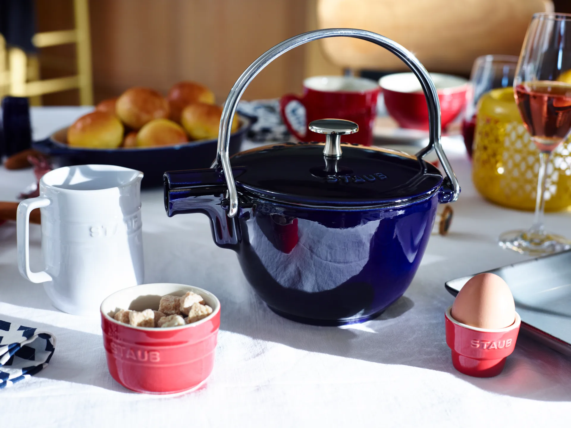 Staub czajnik żeliwny 1,15 L, okrągły, Ciemnoniebieski STAUB