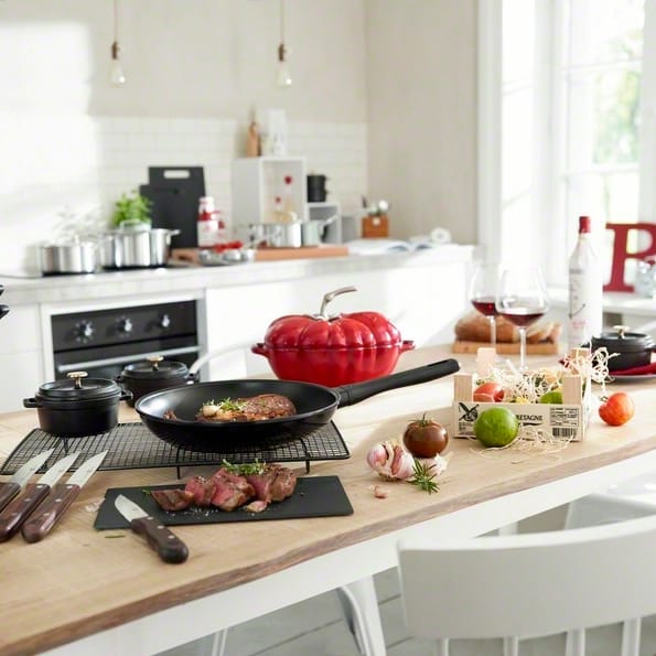Staub garnek do pomidorów z żeliwa 2,9 l, czerwony STAUB