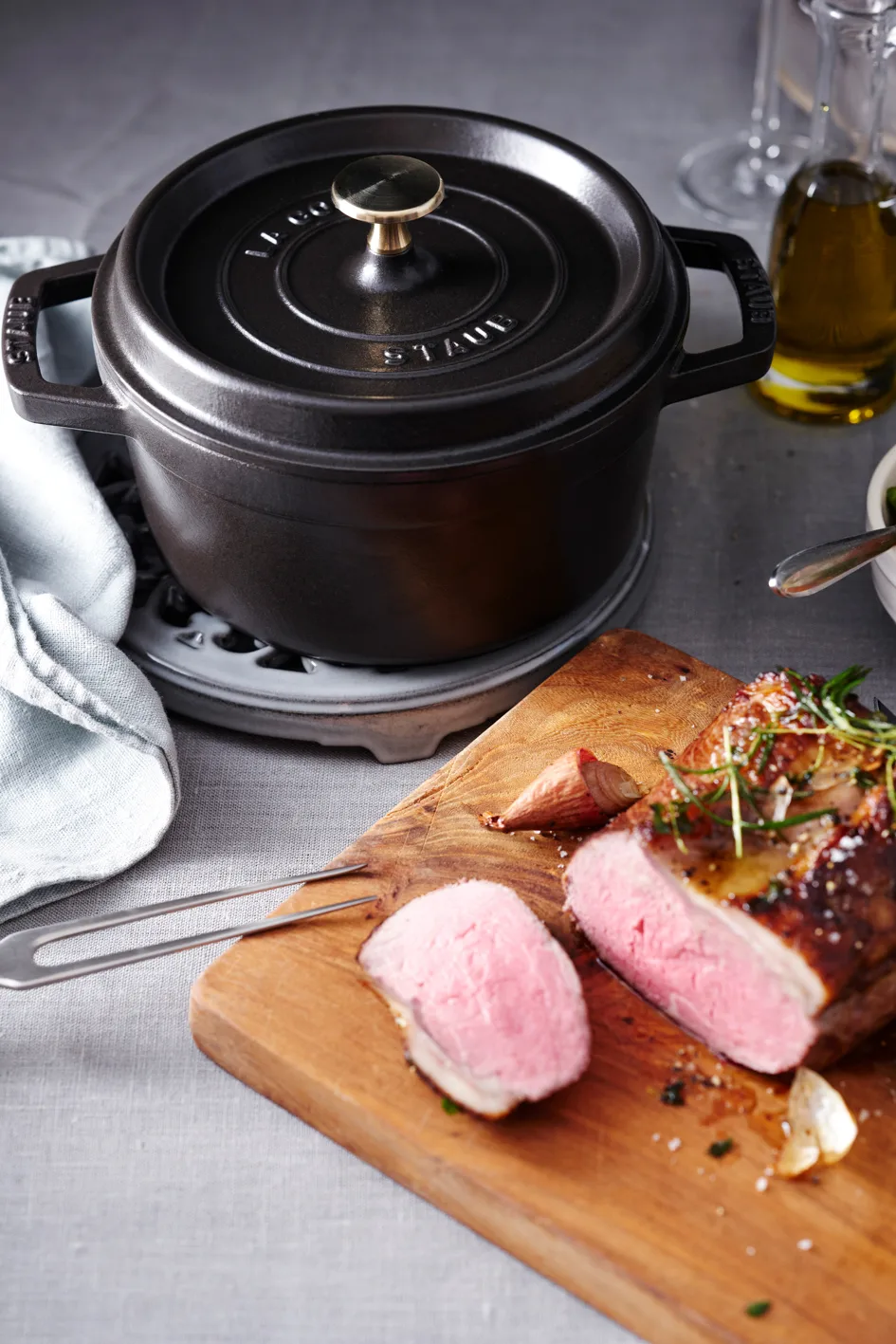 Staub okrągły garnek z żeliwa 5,2 l, czarny STAUB