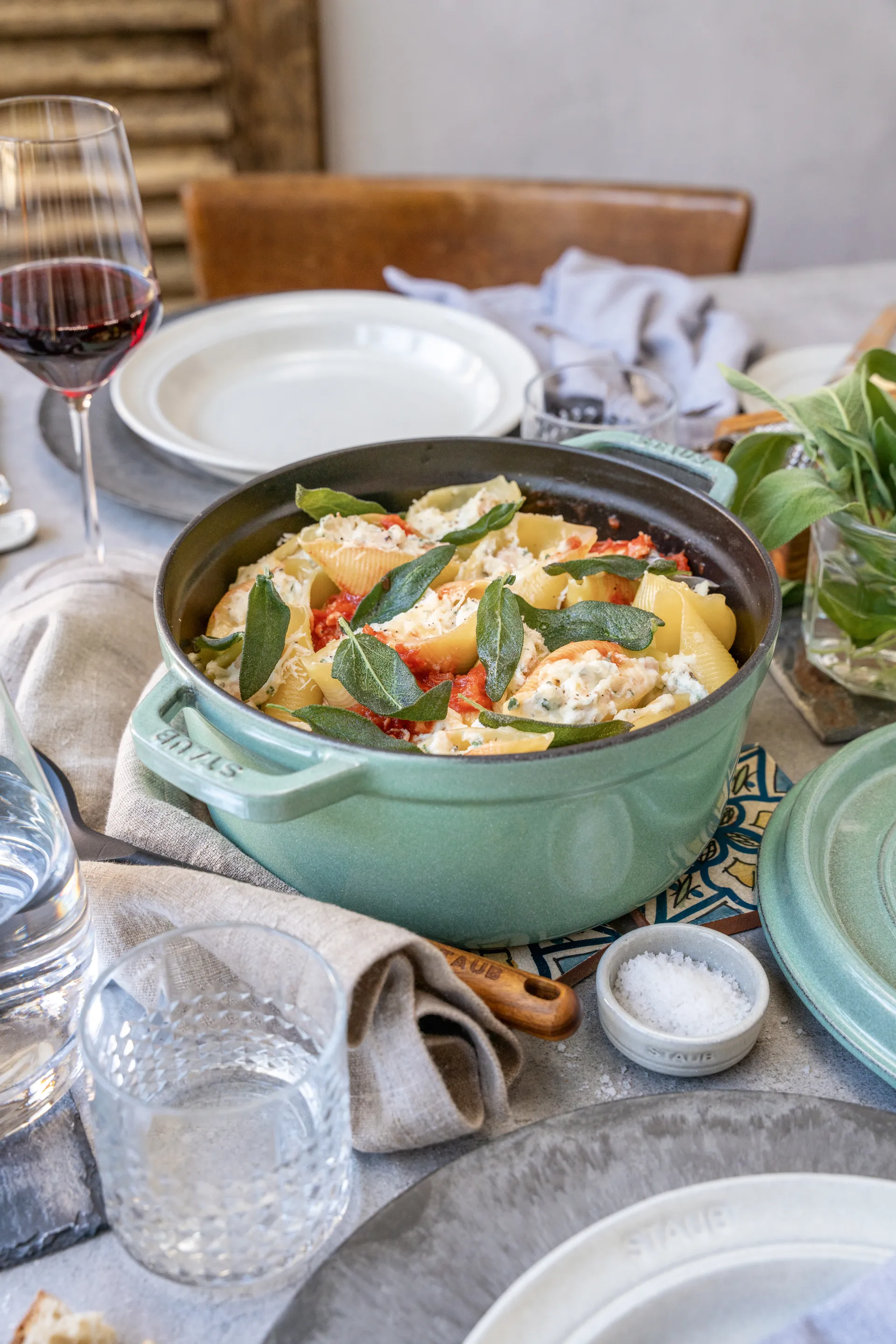 Staub okrągły garnek z żeliwa 5,2 l, Szałwia STAUB